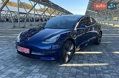 Седан Tesla Model 3 2019 в Львове