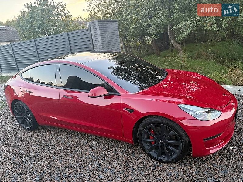Седан Tesla Model 3 2020 в Львові