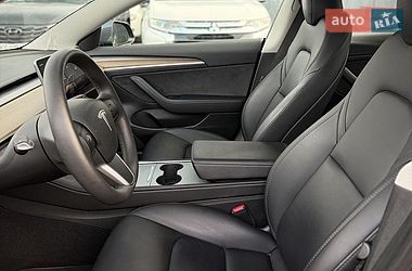 Седан Tesla Model 3 2023 в Дніпрі