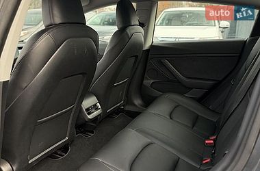 Седан Tesla Model 3 2023 в Дніпрі