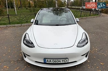 Седан Tesla Model 3 2020 в Києві