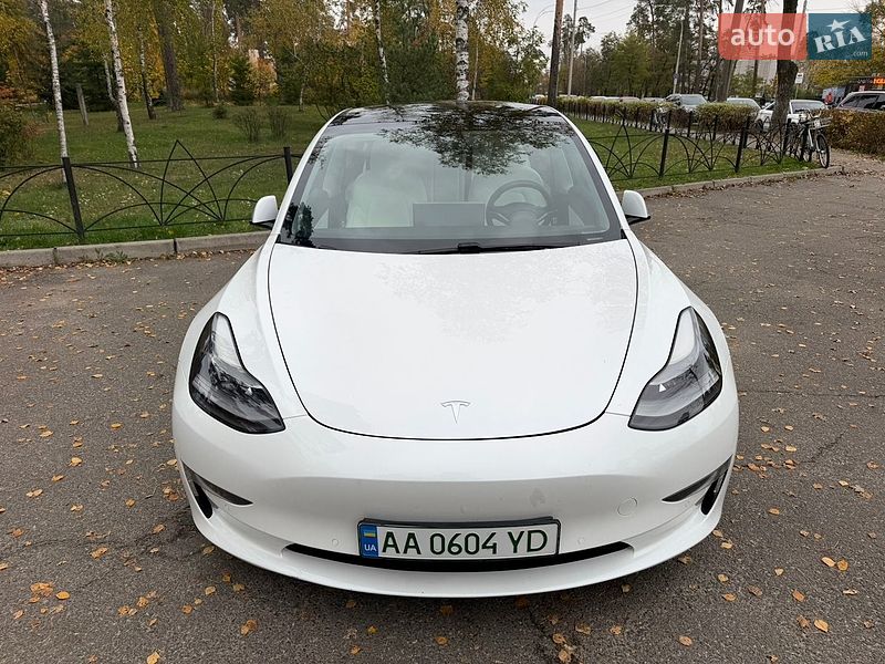 Седан Tesla Model 3 2020 в Києві