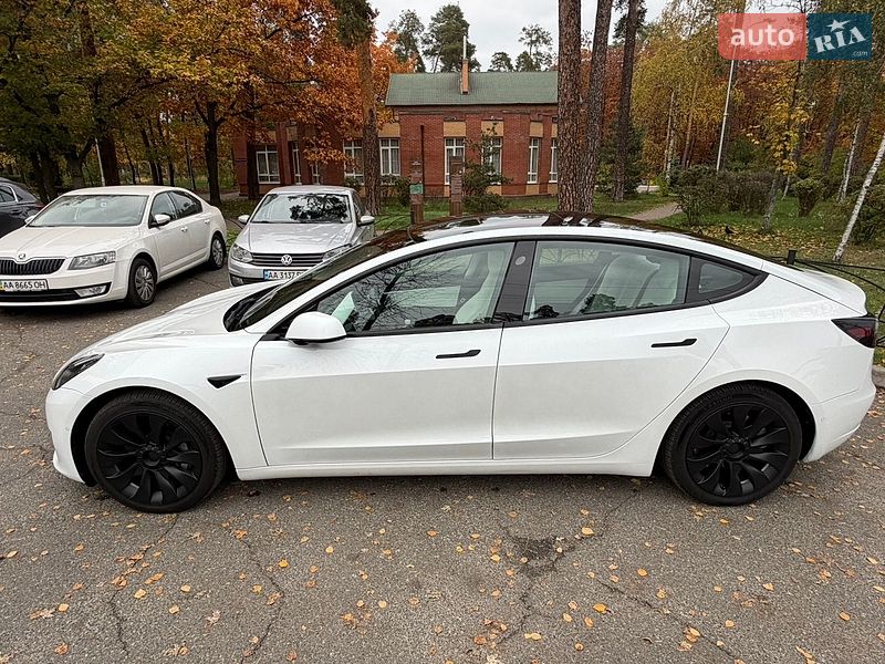 Седан Tesla Model 3 2020 в Києві