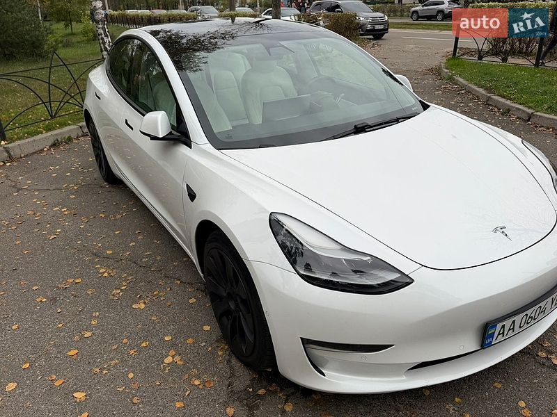 Седан Tesla Model 3 2020 в Києві