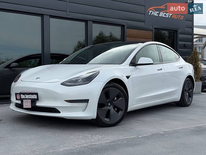 Седан Tesla Model 3 2021 в Рівному