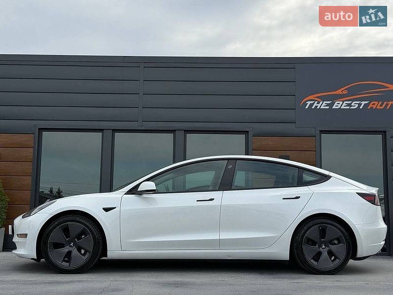 Седан Tesla Model 3 2021 в Рівному