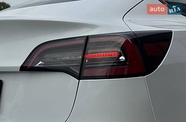 Седан Tesla Model 3 2021 в Рівному