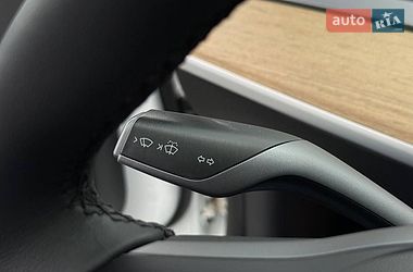 Седан Tesla Model 3 2021 в Рівному