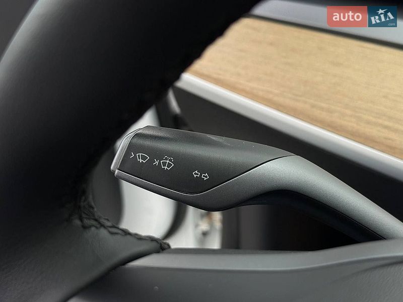 Седан Tesla Model 3 2021 в Рівному