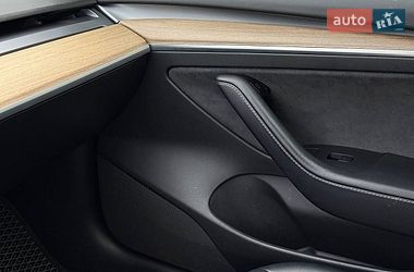 Седан Tesla Model 3 2021 в Рівному