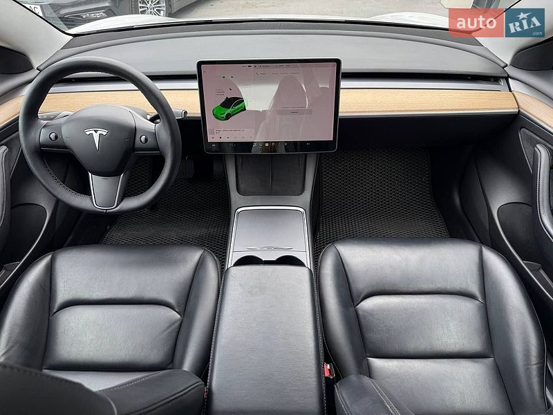 Седан Tesla Model 3 2021 в Рівному
