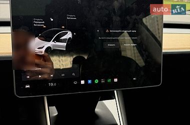 Седан Tesla Model 3 2019 в Одесі