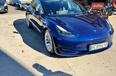 Седан Tesla Model 3 2022 в Львове