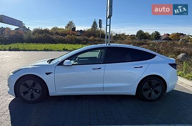 Седан Tesla Model 3 2022 в Львове