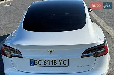 Седан Tesla Model 3 2022 в Львове