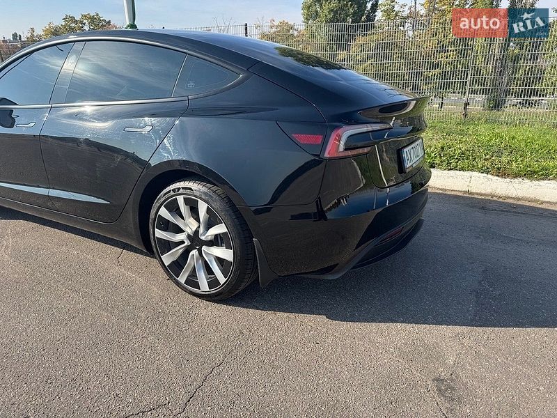 Седан Tesla Model 3 2025 в Харькове