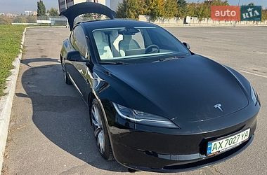 Седан Tesla Model 3 2025 в Харькове