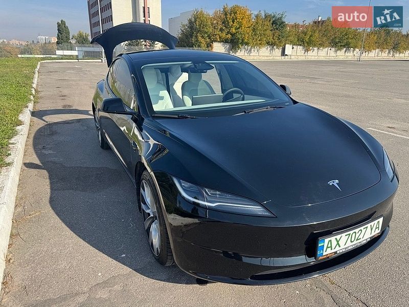 Седан Tesla Model 3 2025 в Харькове