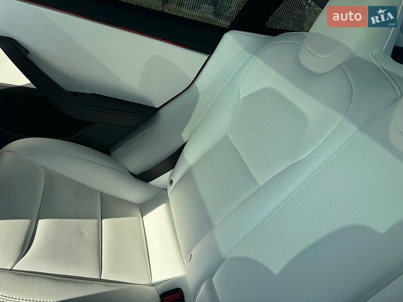 Седан Tesla Model 3 2025 в Харькове
