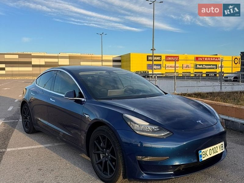 Седан Tesla Model 3 2019 в Рівному