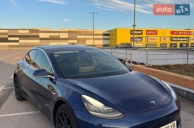 Седан Tesla Model 3 2019 в Рівному