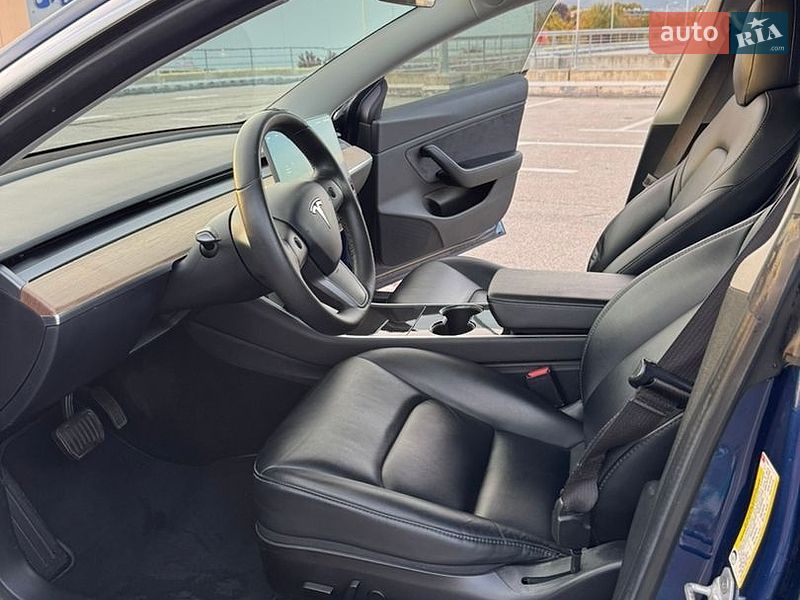Седан Tesla Model 3 2019 в Рівному