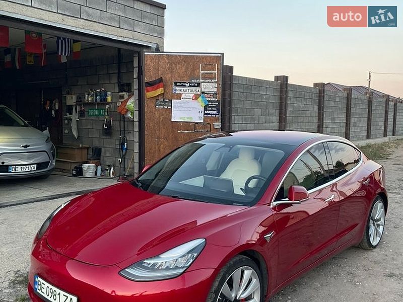 Седан Tesla Model 3 2018 в Миколаєві