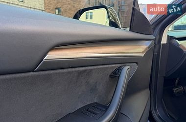 Седан Tesla Model 3 2022 в Івано-Франківську