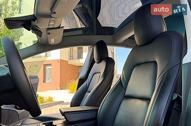 Седан Tesla Model 3 2022 в Івано-Франківську