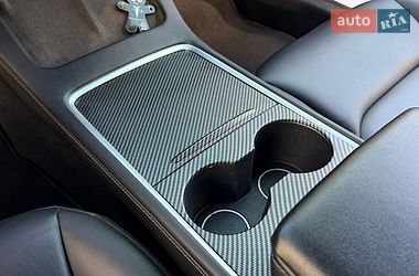 Седан Tesla Model 3 2022 в Івано-Франківську