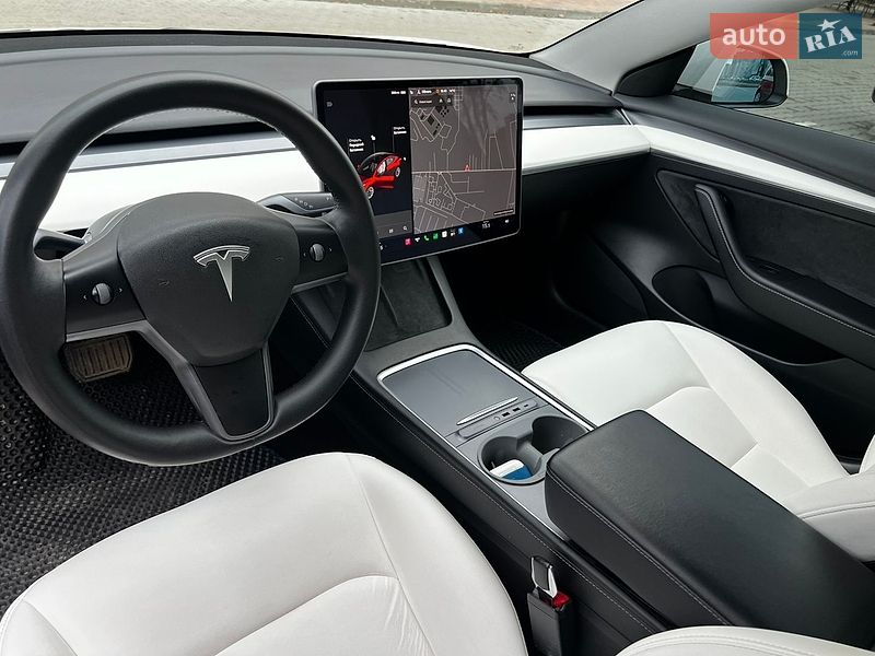Седан Tesla Model 3 2020 в Виннице