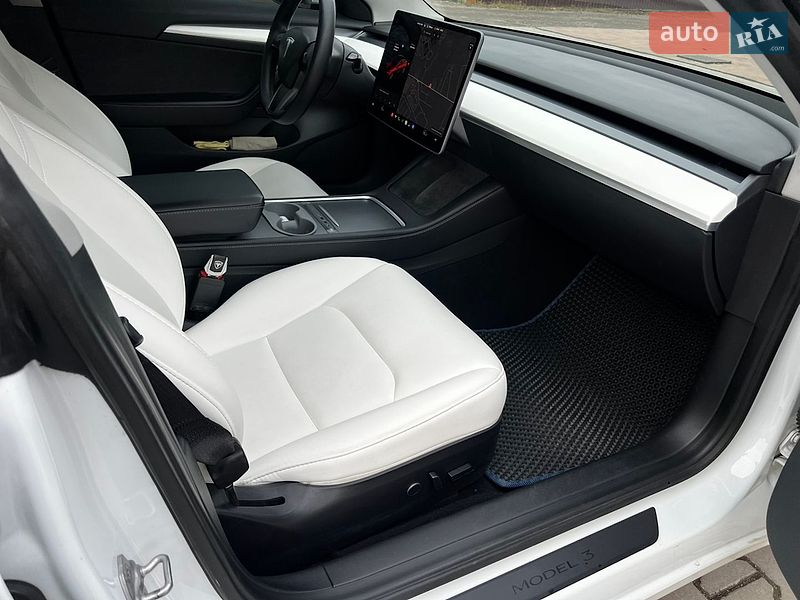 Седан Tesla Model 3 2020 в Виннице