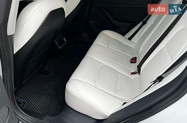 Седан Tesla Model 3 2020 в Виннице