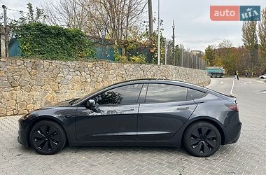 Седан Tesla Model 3 2024 в Виннице