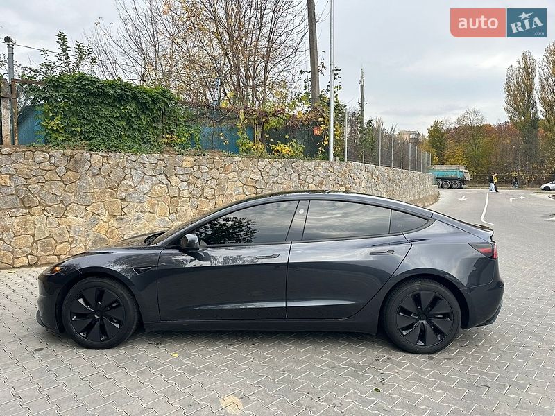 Седан Tesla Model 3 2024 в Виннице