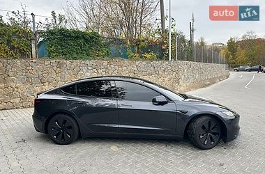 Седан Tesla Model 3 2024 в Виннице