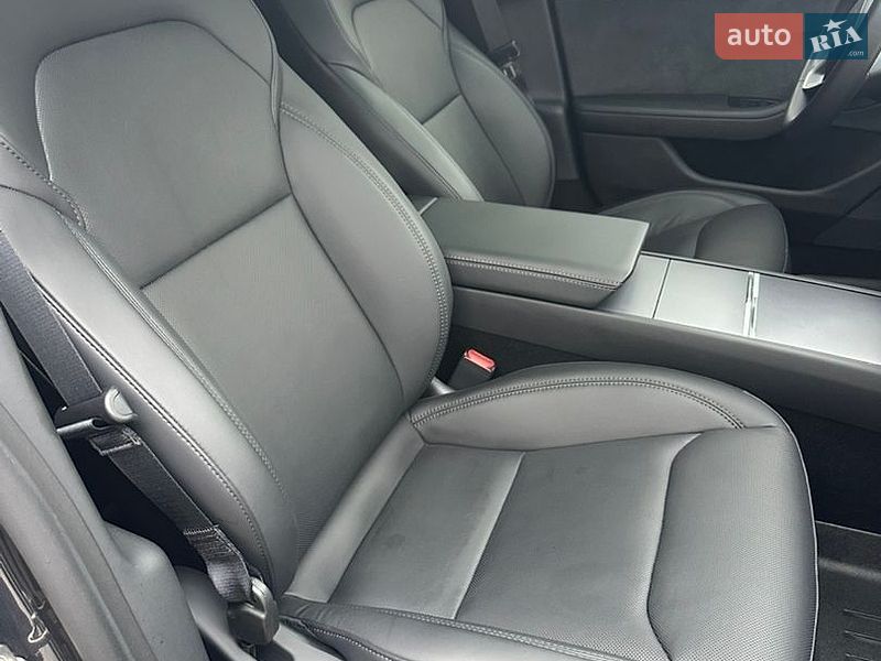 Седан Tesla Model 3 2024 в Виннице