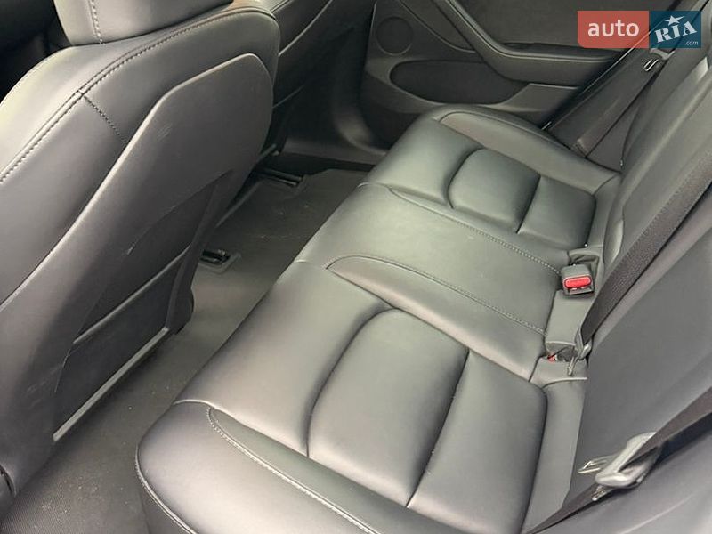 Седан Tesla Model 3 2023 в Харкові