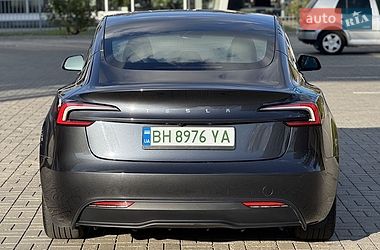 Седан Tesla Model 3 2024 в Дніпрі