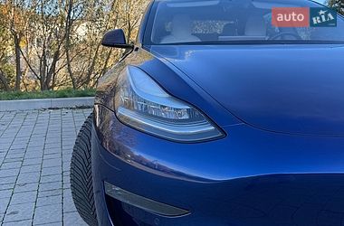 Седан Tesla Model 3 2018 в Львове