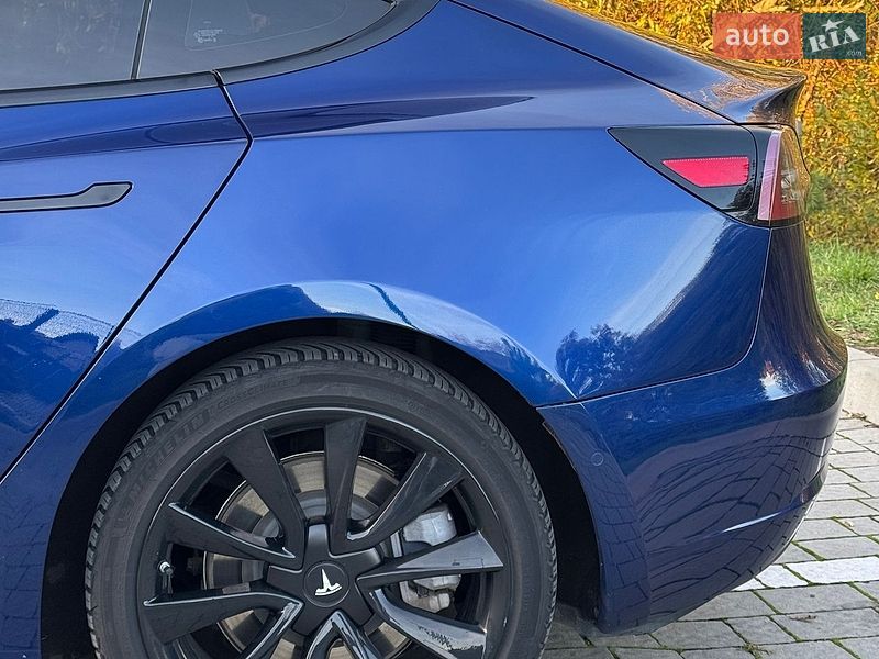 Седан Tesla Model 3 2018 в Львове