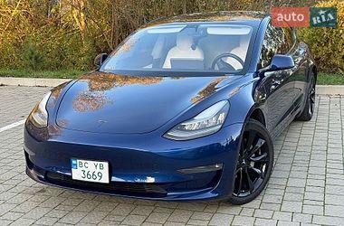 Седан Tesla Model 3 2018 в Львові