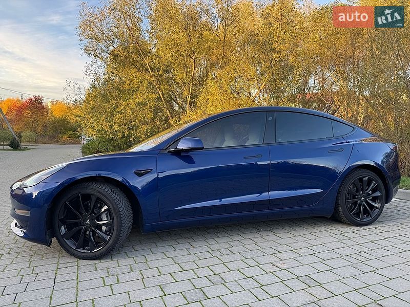 Седан Tesla Model 3 2018 в Львове