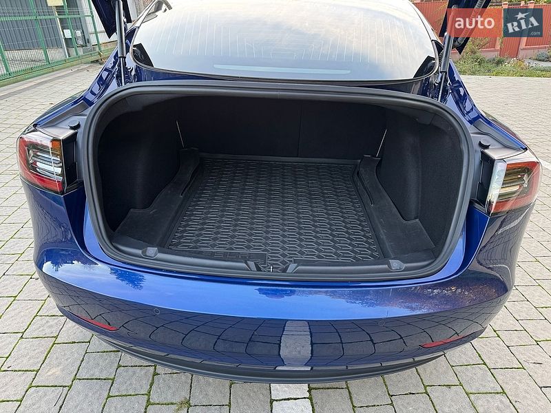 Седан Tesla Model 3 2018 в Львові фото 18 Седан Tesla Model 3 2018 в Львові