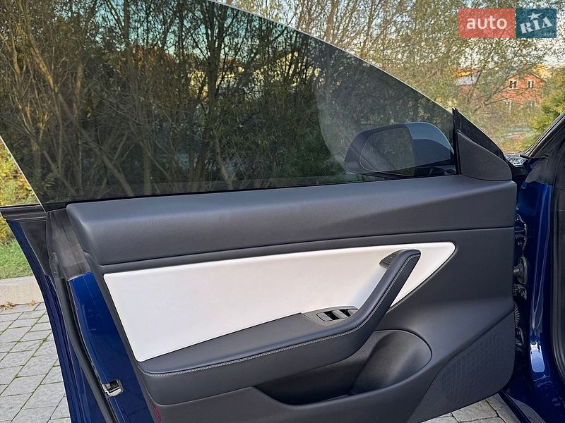 Седан Tesla Model 3 2018 в Львові фото 31 Седан Tesla Model 3 2018 в Львові