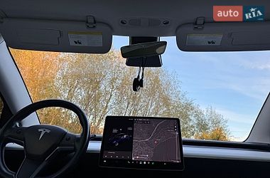 Седан Tesla Model 3 2018 в Львове