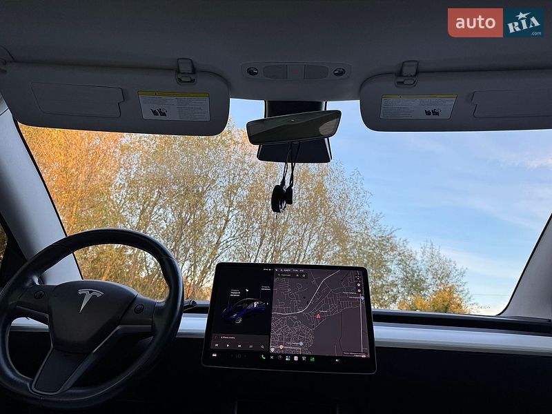 Седан Tesla Model 3 2018 в Львове