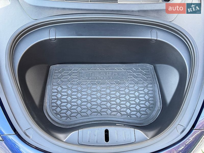 Седан Tesla Model 3 2018 в Львові фото 22 Седан Tesla Model 3 2018 в Львові