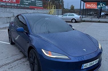 Седан Tesla Model 3 2024 в Києві