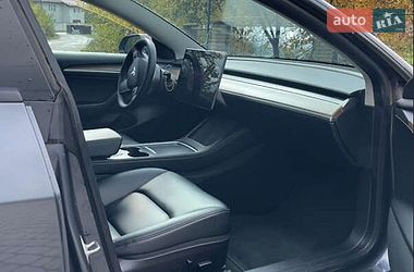 Седан Tesla Model 3 2022 в Львові